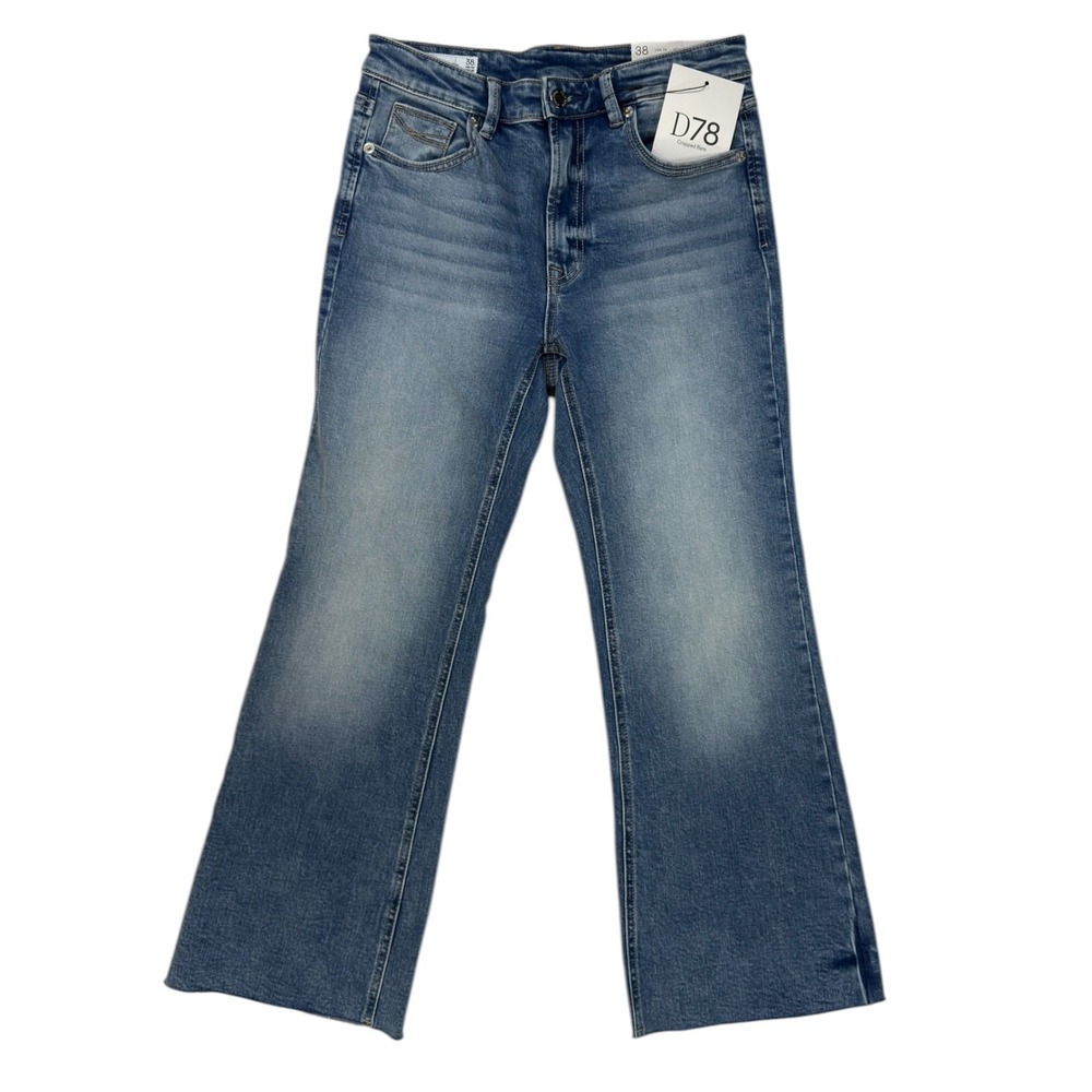NWT Stradivarius Cropped Flare Jeans 6 Blue Raw Hem D78 Denim Boho Streetwear